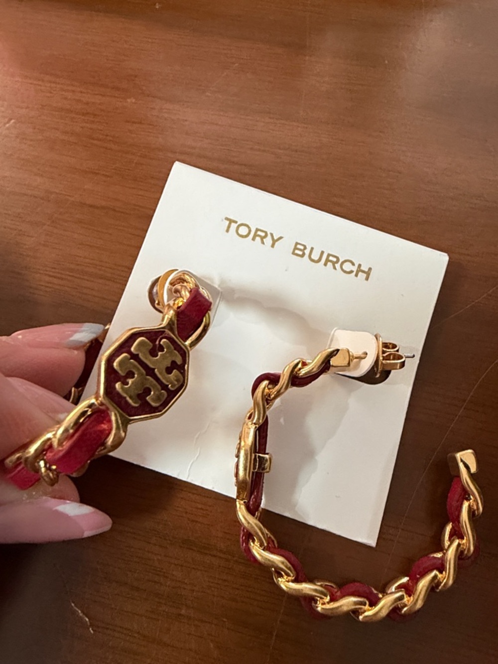 Tory Burch Gold-Tone Chain Bracelet and matching earrings with Red Leather Weave - Picture 2 of 2